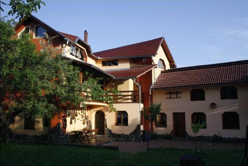 Arts And Crafts Guesthouse Felsőbánya Kültér fotó