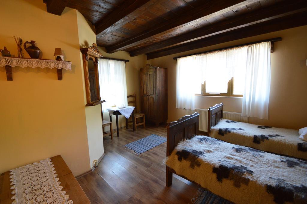 Arts And Crafts Guesthouse Felsőbánya Kültér fotó