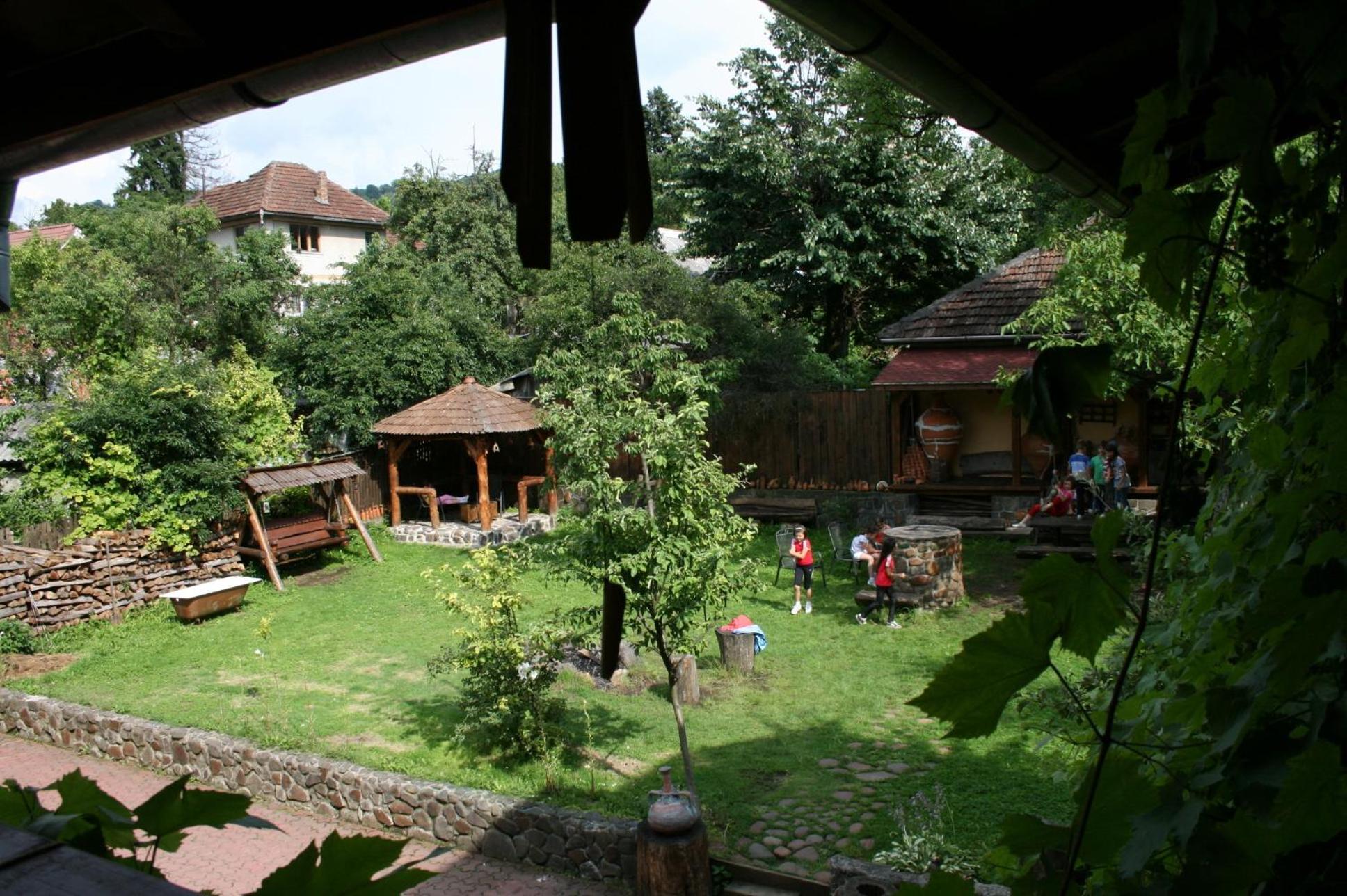 Arts And Crafts Guesthouse Felsőbánya Kültér fotó