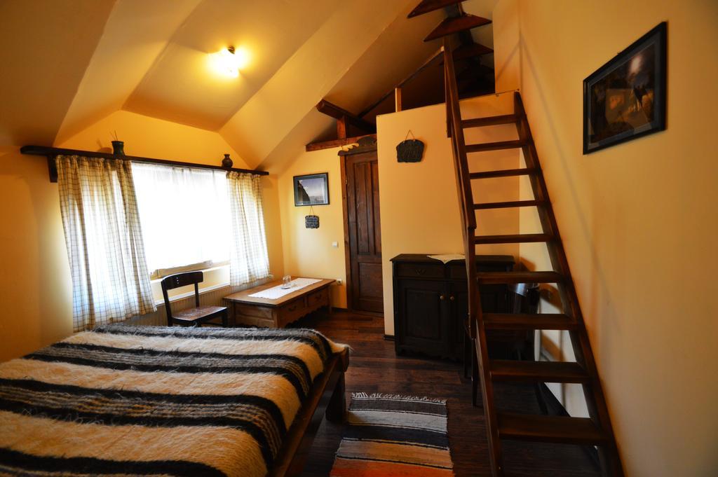 Arts And Crafts Guesthouse Felsőbánya Kültér fotó